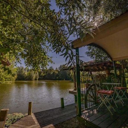 Готель Silver Dollar Watton Екстер'єр фото